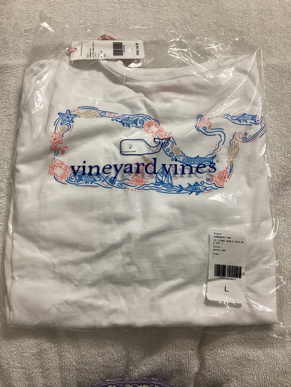 Vineyard Vines White Island Whale Outline Long Sleeve Tee
Women’s Large